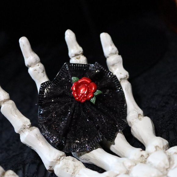 New! Halloween Black Pinwheel Red Rose Hair Clip - Hand Crafted - Picture 1 of 5